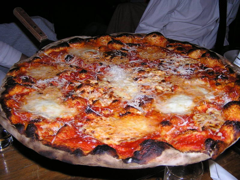 Lucali S The Mysterious Pizzeria In Carroll Gardens The