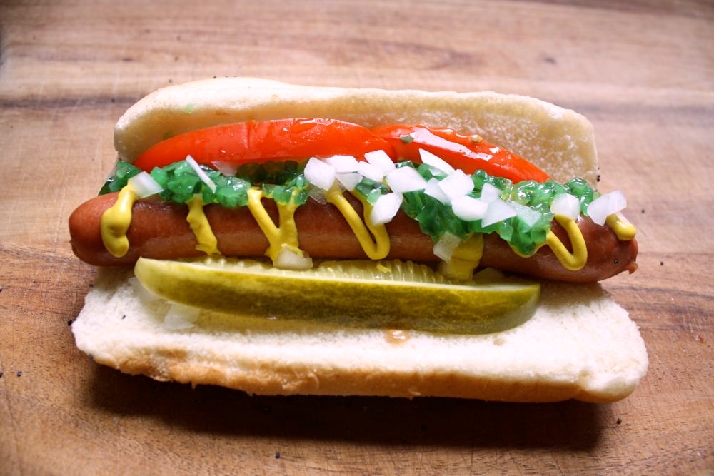 Chicago-Style Hot Dog: mais que um cachorro quente americano - Vou pra  Chicago