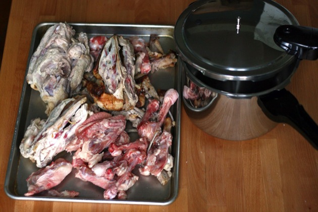 pressure cooker chicken stock 2