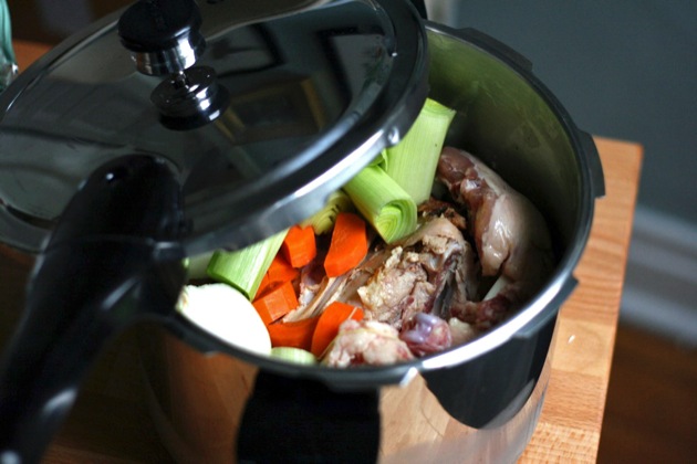pressure cooker chicken stock 3