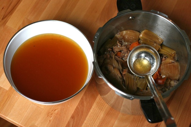 pressure cooker chicken stock 4